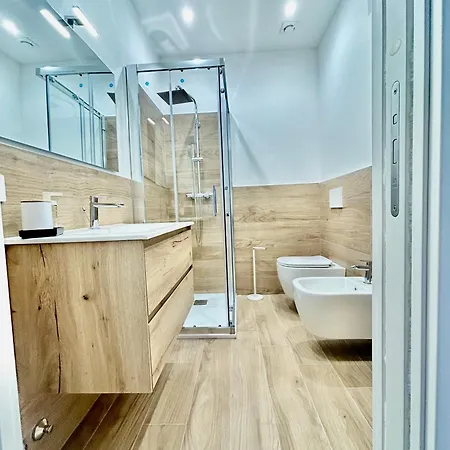 Homeclass Station Apartment *